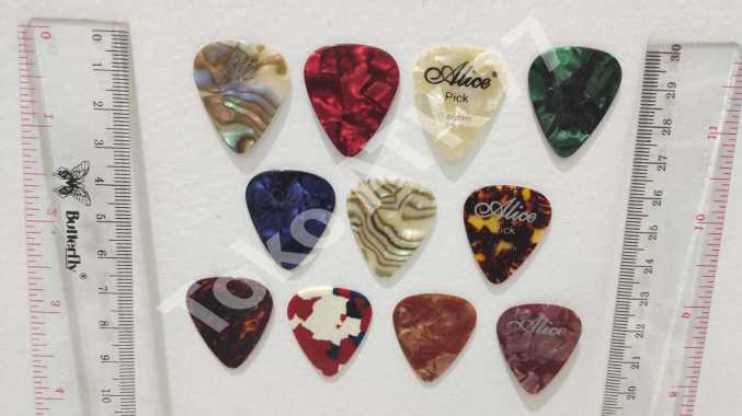 Pick Alat Bantu Main Gitar READY STOCK