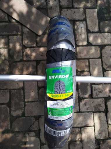 Ban Luar Tubeless Motor Merk IRC 80/90-17