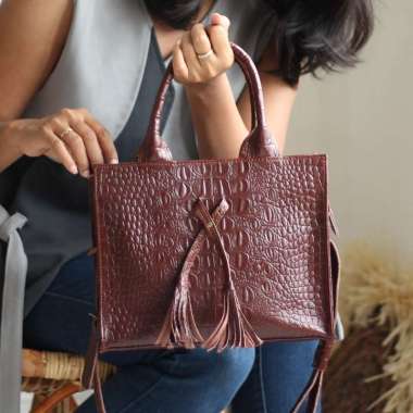 NEW !! TAS KULIT ASLI WANITA KULIT SAPI EMBOS BUAYA HAND BAG DAN SLEMPANG MINERVA / FREE GRAVIR NAMA