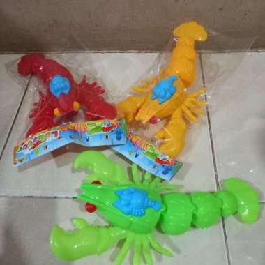 Mainan Lobster Besar