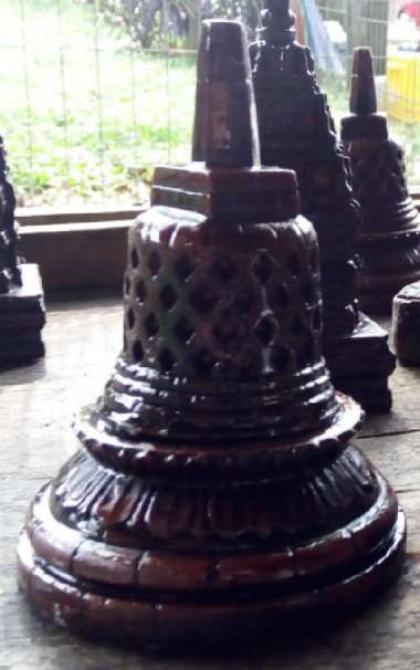 MINIATUR STUPA CANDI BOROBUDUR FIBER