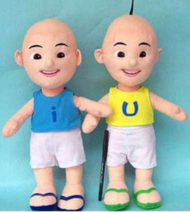 sepasang boneka upin ipin