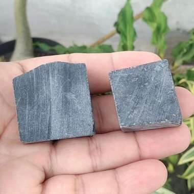 Paket 2 Rough / Bahan Batu Natural Black Jade / Giok Hitam Aceh