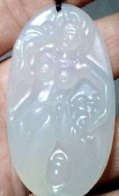 liontin white jade stone ukiran PUTRI DUYUNG