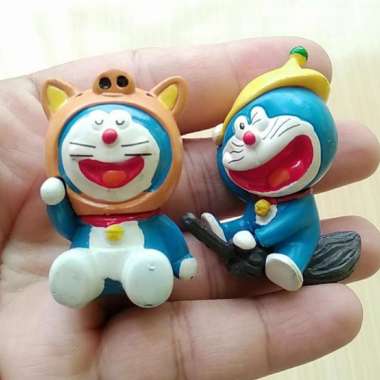 Paket 2 Mainan / Pajangan Action Figure Doraemon Kecil Toys Bekas