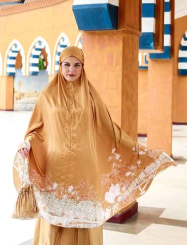 Saiqa Signature - seuramoe of mecca prayer robe - mukena set Gold