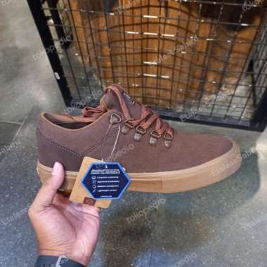 Eiger Sepatu Pria Clifton 40