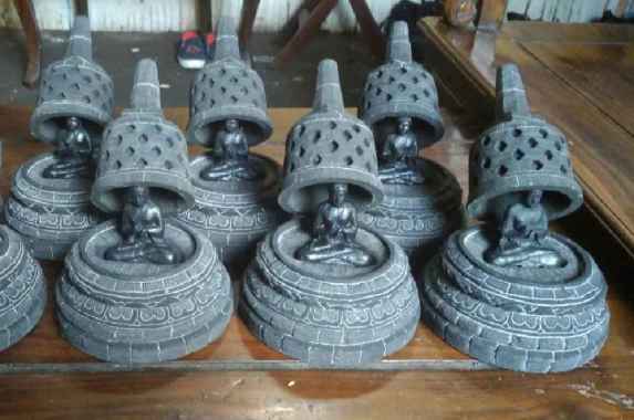 MINIATUR STUPA CANDI BOROBUDUR