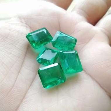 Batu Permata Zamrud / Jamrud Chatam / Catam Rusia Facet Lab Created