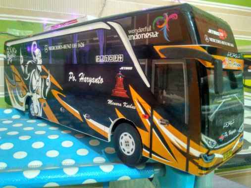 Miniatur Bus Haryanto Wayang Bis Multicolor