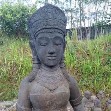 PATUNG BATU DEWI TARA