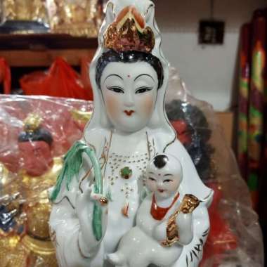 Patung Dewi Kwan Im Guan Yin Gendong Anak Berdiri 16 Inch Keramik Multicolor