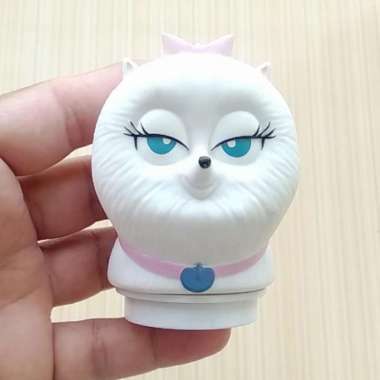 Mainan / Pajangan Figure Gidget The Secret Life of Pets 2 Toys Bekas