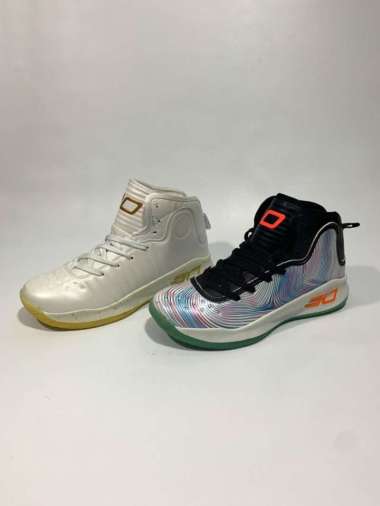 https://www.blibli.com/jual/sepatu-basket-nike-foam