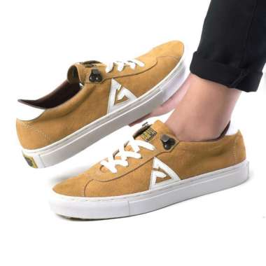 Sepatu Sneakers Pria Casual Cevany Freedom Edition G76 - Tan 44