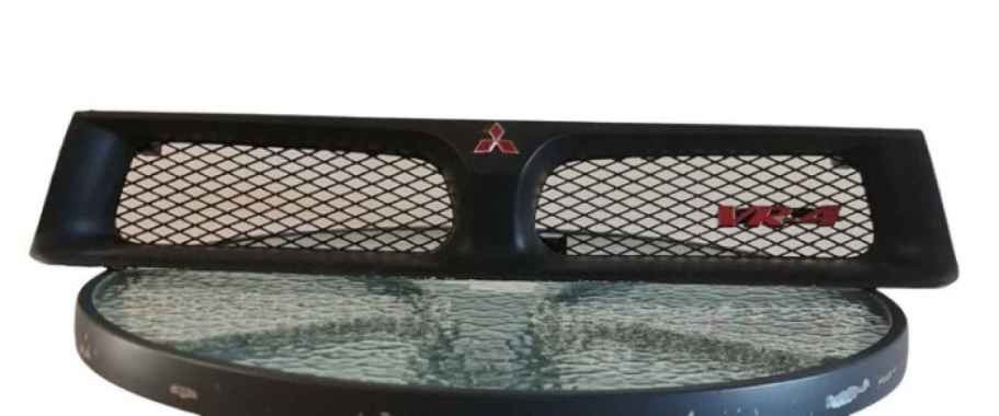 Grill Mitsubishi Galant VR4 (Hiu V6-24) + Emblem VR4 Multicolor