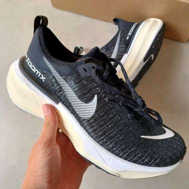 Nike ZoomX Invincible Run 3 Flyknit Black White
