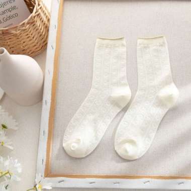 Kaos kaki Brokat Halus Girly / Kaoskaki Wanita Brukat Lembut Import Krem