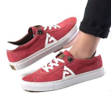 Sepatu Sneakers Pria Casual Cevany Freedom Edition G76 - Merah 39