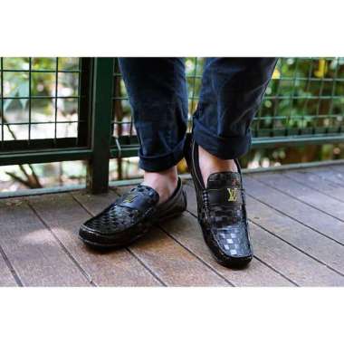 Jual Sepatu Louis Vuitton Original Model Terbaru - Harga Promo Oktober 2023