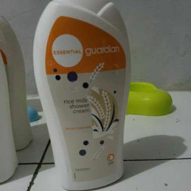 Guardian Shower Cream 1 Liter Soap Almond Milk