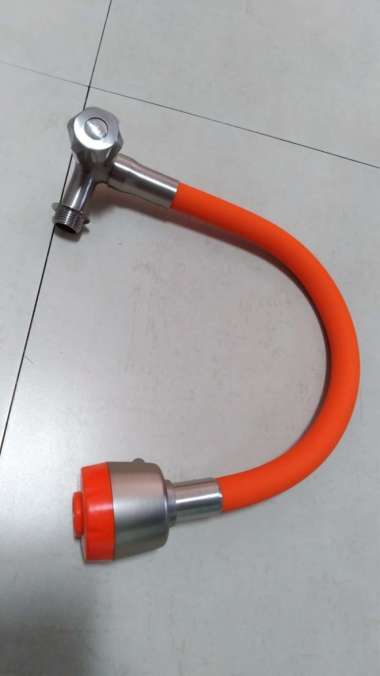 Kran Dapur Tembok Flexible Orange