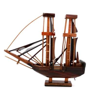 Miniatur kapal layar dari bahan kayu Size S gelap