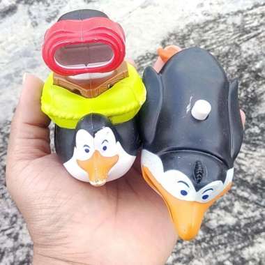 Paket 2 Mainan / Pajangan Figure Hewan Pinguin Madagascar Toys Bekas