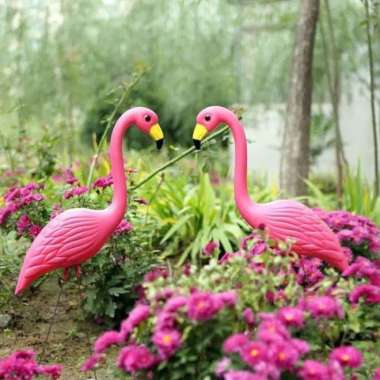 patung flamingo hiasan taman flamingo plastik dekorasi rumah Multicolor
