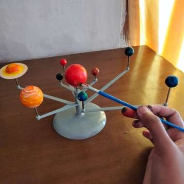 diy melukis/mewarnai sistem tata surya untuk edukasi montessori anak