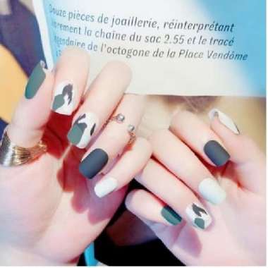 NAIL ART - 24 pcs kuku palsu Warna Hijau Motif Tentara
