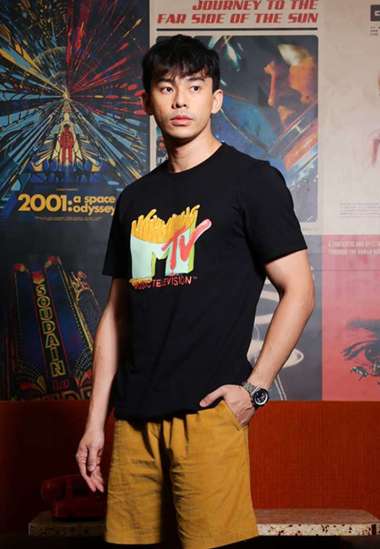 MANZONE Kaos Lengan Pendek MTV FRIES BLACK BLACK M