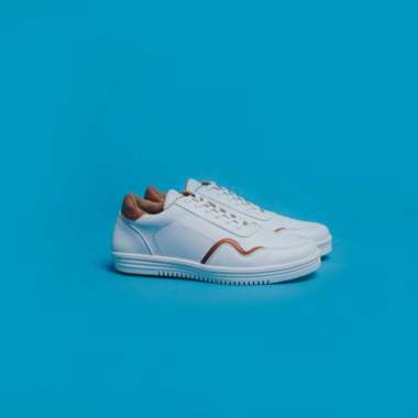 Chrollo Series 39-44 Sepatu Sneakers Pria 40 White