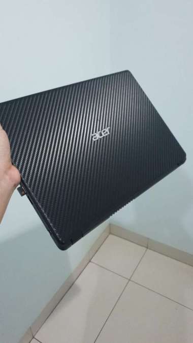 Skin Laptop Acer Aspire 5 15” - 3M Black Carbon FRONT Multicolor
