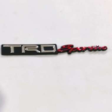 Emblem logo pintu belakang TRD Sportivo