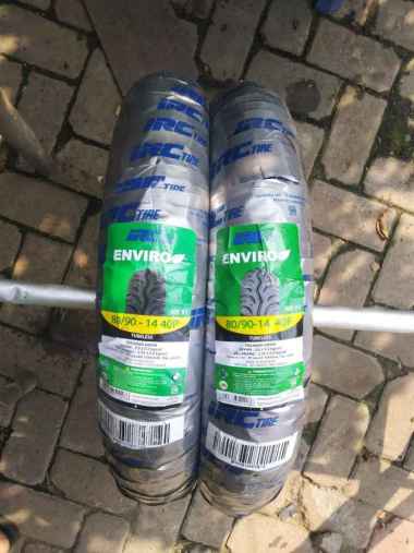 Ban Luar Tubeless Merk IRC 80/90-14