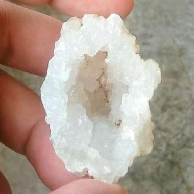 Akik Batu Kristal Kilap seperti Intan Motif Gambar Antik Langka