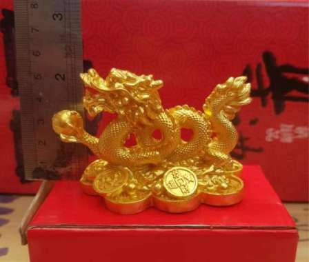 Patung Pajangan Naga Emas Fengshui