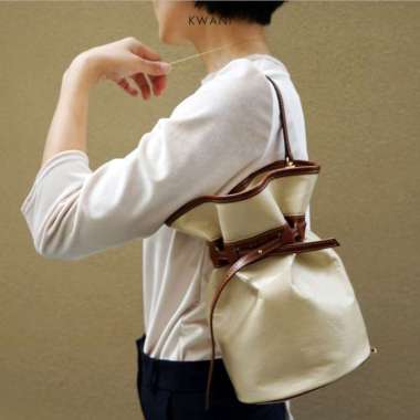 Kwani Celeb Patent Bucket Bag Shoulder Black