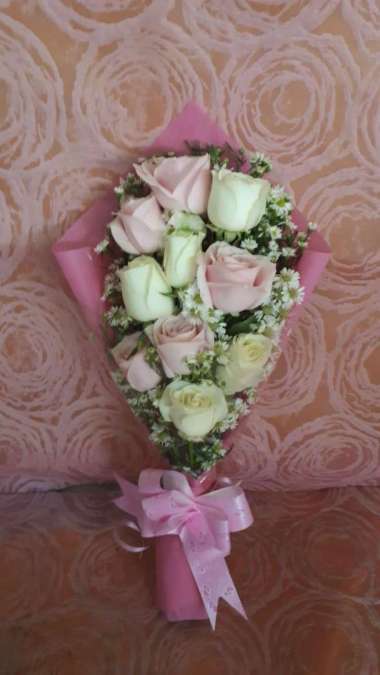 Bucket bunga | hand bouquet | buket bunga wisuda | bunga mawar asli