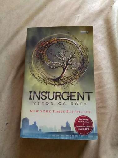 Insurgent by Veronica ROTH
