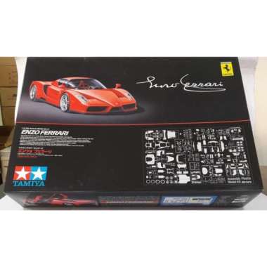 1:12 TAMIYA ENZO FERRARI MODEL KIT