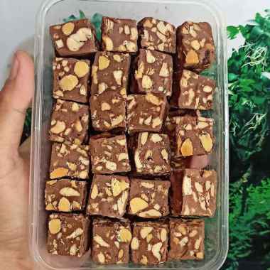 coklat blok silverqueen chocbar potongan 500gr isi almond mede kismis