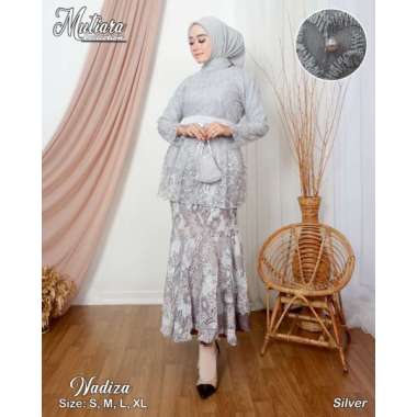 KEBAYA MODERN – SETELAN KEBAYA WISUDA M 1SET SILVER