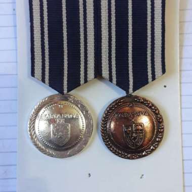 Medali KARYA SATYA 10 20 tahun ( Gabung ) ( X ,XX ) Multicolor