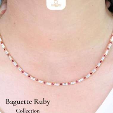 Kalung Sandra Dewi Gold Baguette Ruby Collections NC230022