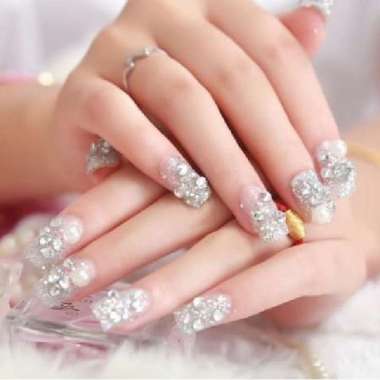 NAIL ART - 24 Pcs kuku palsu Silver dengan taburan mutira cantik