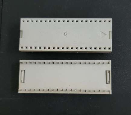 Soket Socket IC 40Pin 5.2cm x 1.8cm