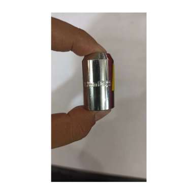 Baut Mur roda Mobil Nissan Livina