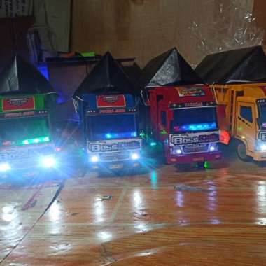 mainan mobil Truk Kayu / miniatur truk kayu Full Lampu Multivariasi Multicolor